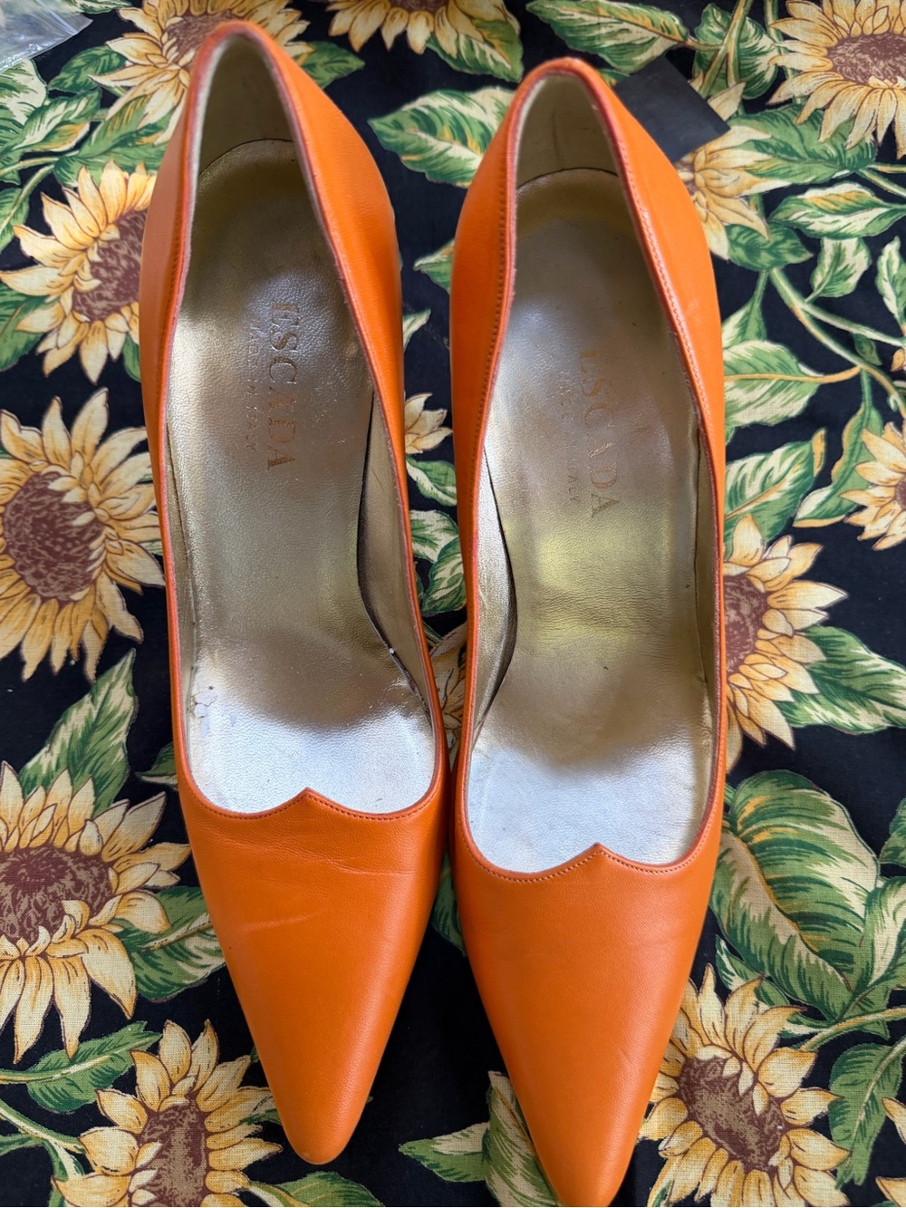 Escada Orange Pointed Toe Pumps with Scalloped Vamp 39.5